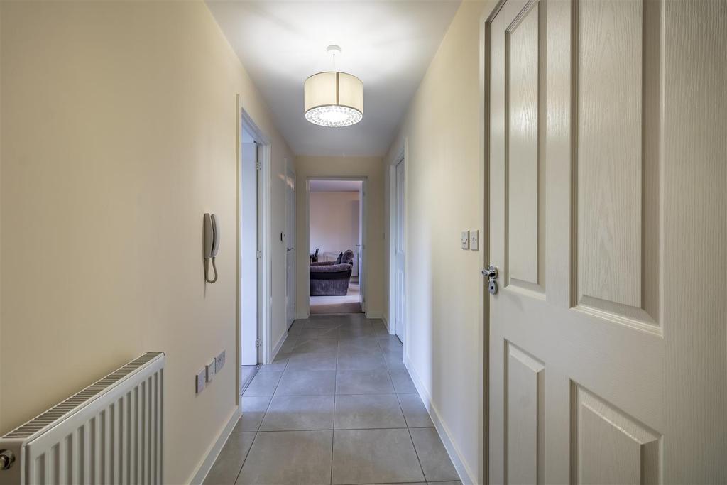 Hallway 1.jpg