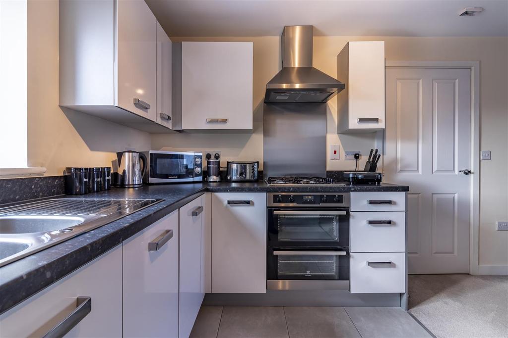 Kitchen 3.jpg