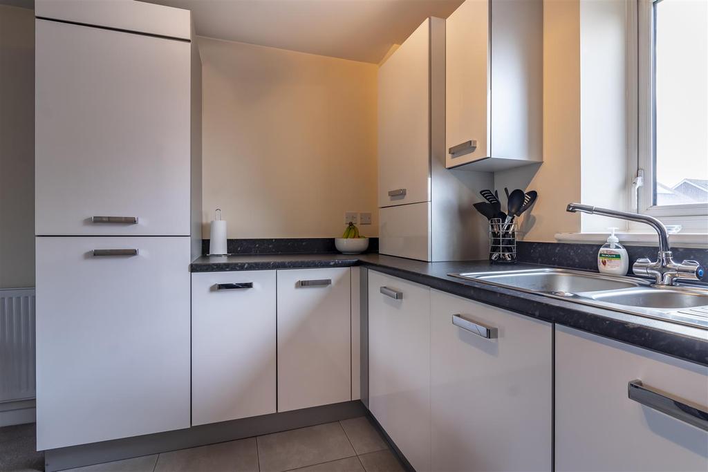 Kitchen 4.jpg