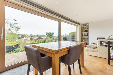 2 Birches Close, Stroud, GL5 1TJ