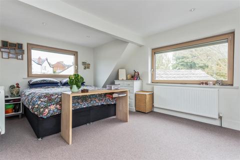 2 Birches Close, Stroud, GL5 1TJ