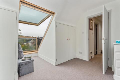 2 Birches Close, Stroud, GL5 1TJ