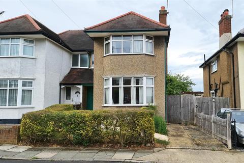 8 Middleton Drive, Pinner, HA5 2PG