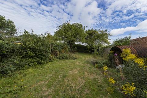8 Middleton Drive, Pinner, HA5 2PG