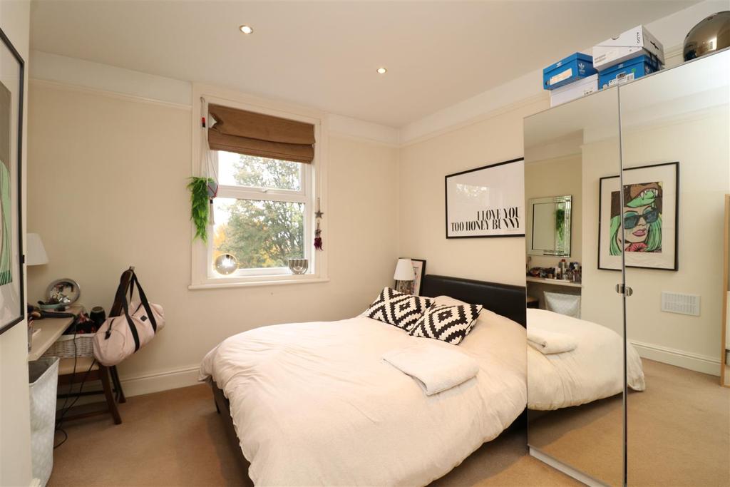 Bed room.JPG