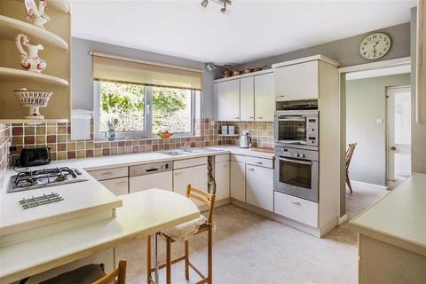 Moonrakers Quarry Close, Oxted, RH8 9HG
