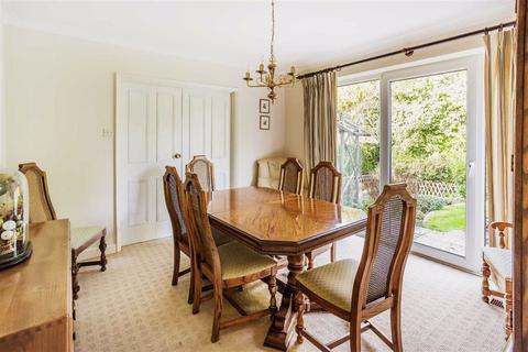 Moonrakers Quarry Close, Oxted, RH8 9HG