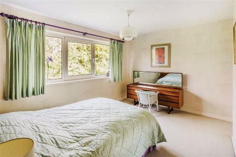 Moonrakers Quarry Close, Oxted, RH8 9HG