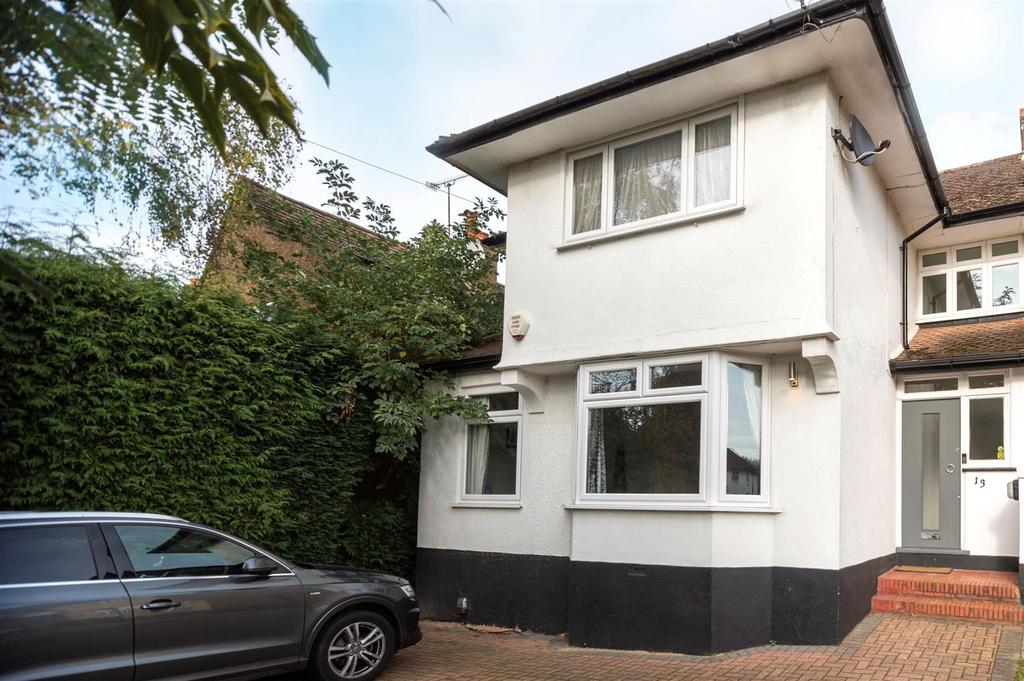 Willow Way, RADLETT 4 bed semidetached house £900,000