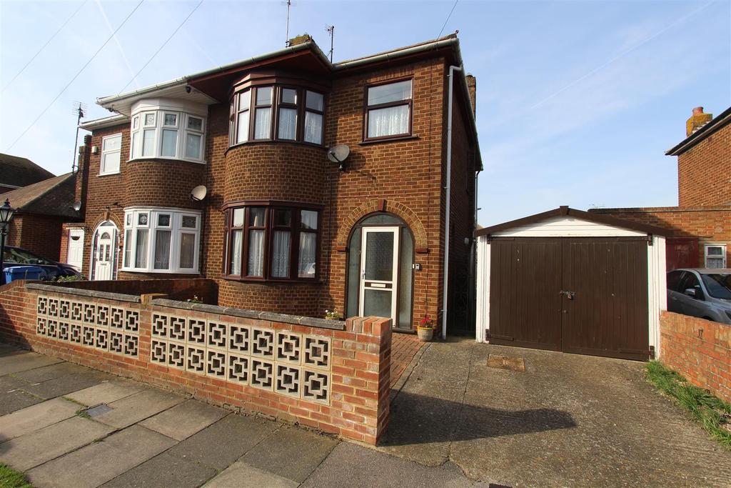Park Road, Sheerness 3 bed semidetached house £250,000