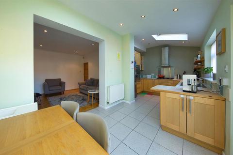12 Beatty Avenue, Cardiff, CF23 5QT
