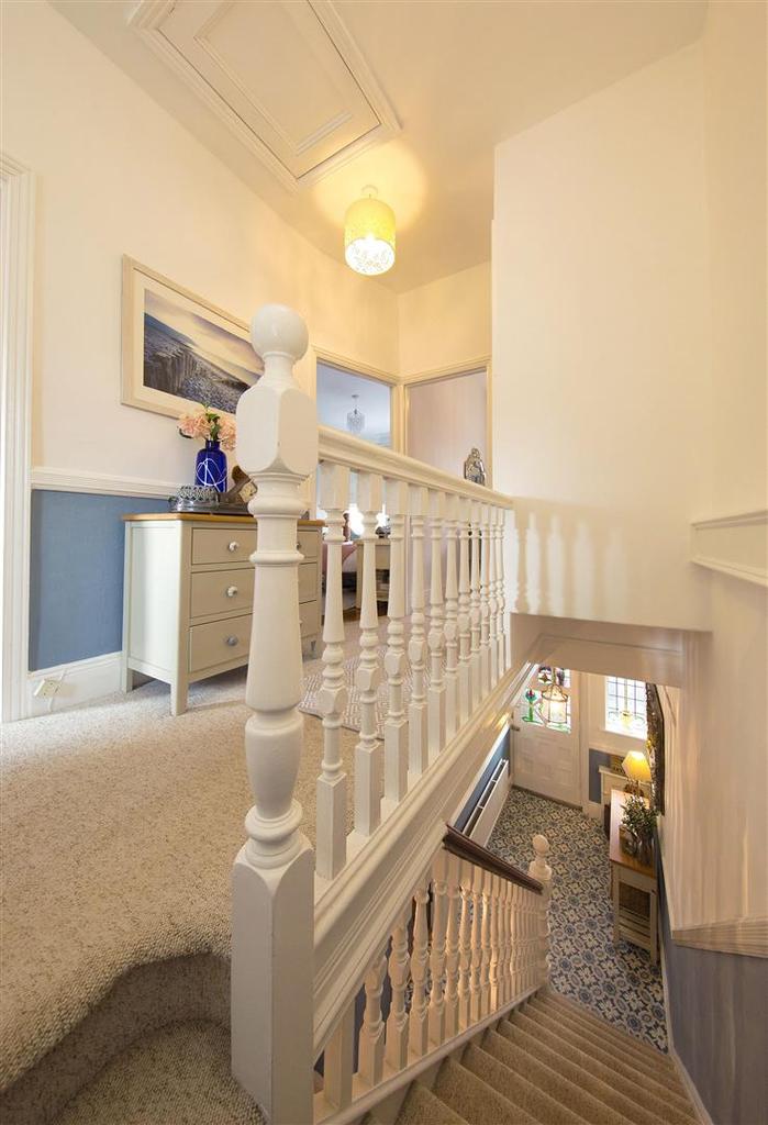 14 Stallcourt Av. 0294.jpg