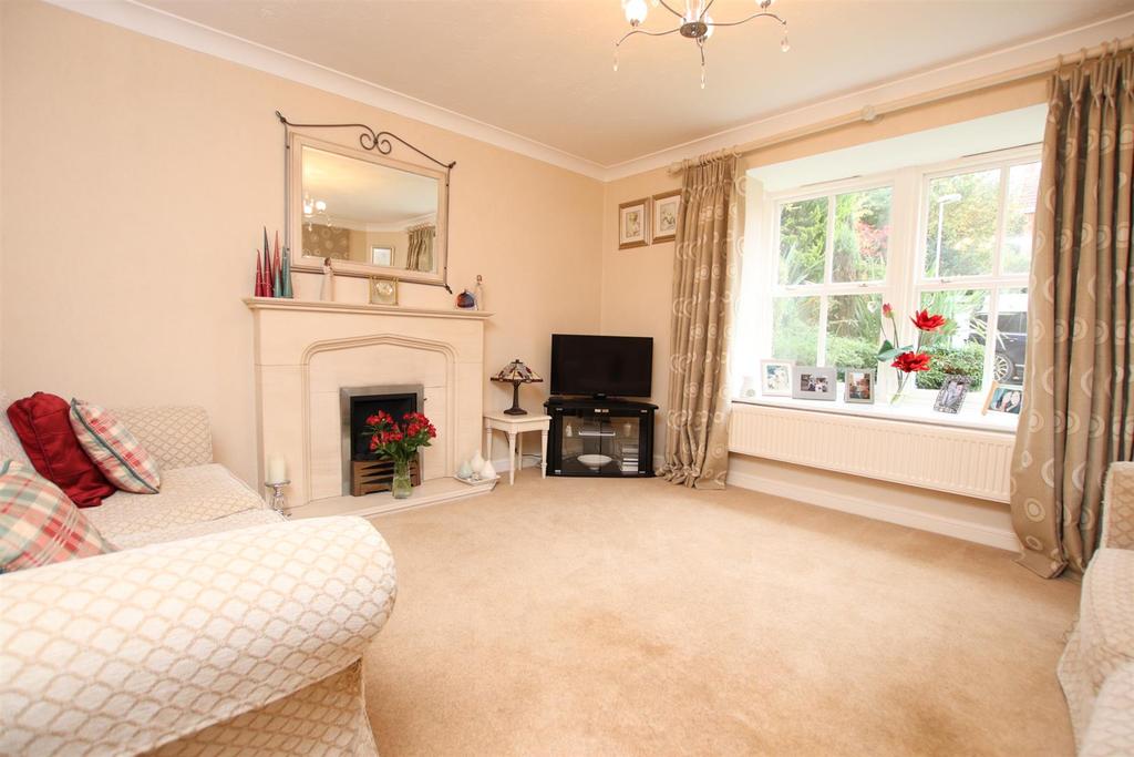 Lower House Close, Cote Farm, Thackley, Bradford 3 bed detached house
