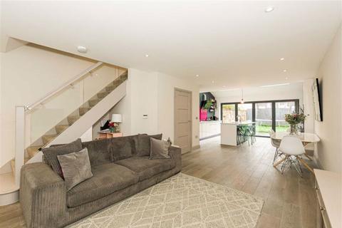 129 Tudor Avenue, Worcester Park, KT4 8TU