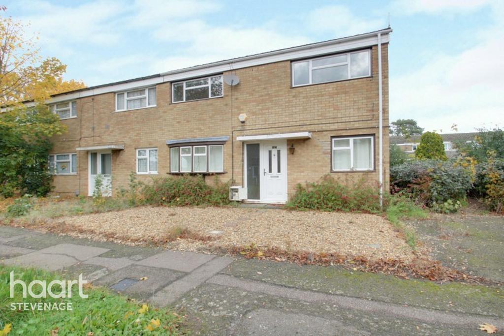 Ripon Road, Stevenage 4 bed end of terrace house £270,000
