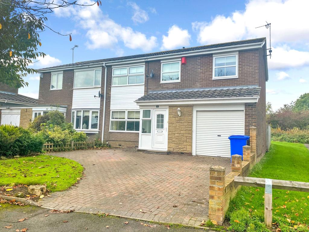 Tintagel Close, Cramlington, Northumberland, NE23 1NZ 4 bed semi