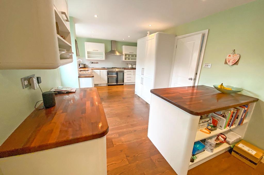 Tintagel Close, Cramlington, Northumberland, NE23 1NZ 4 bed semi