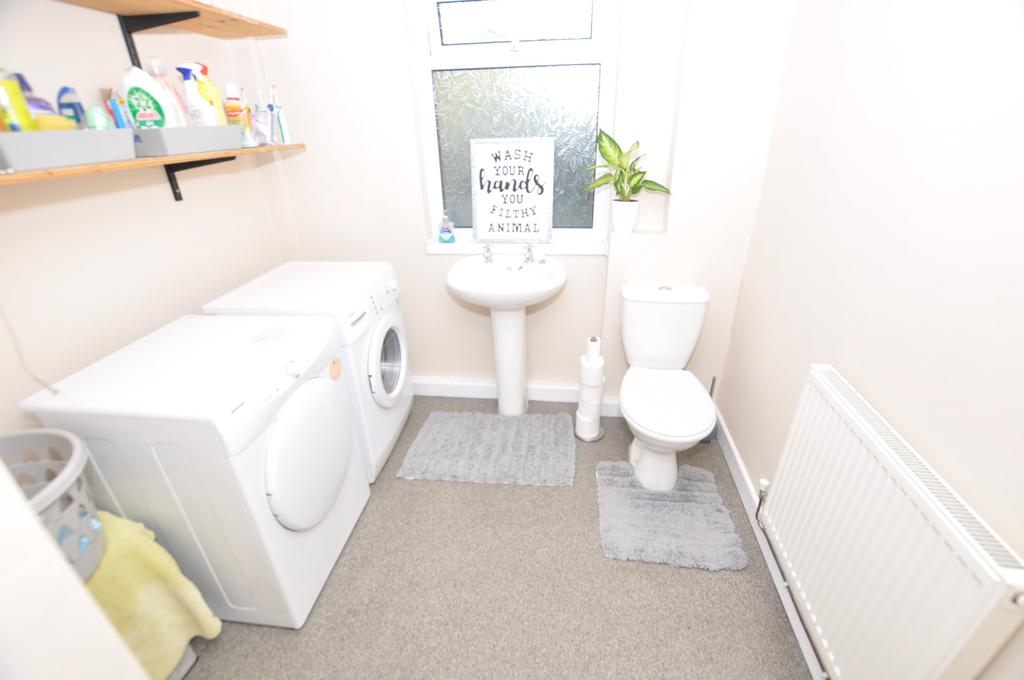 Cloakroom/utility room