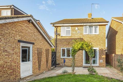 19 Ingleside, Colnbrook, Slough, SL3 0PD