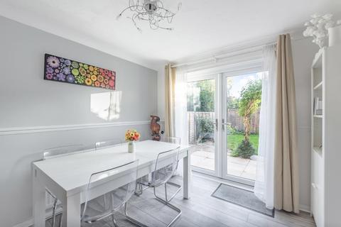 19 Ingleside, Colnbrook, Slough, SL3 0PD