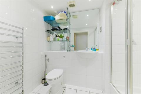 Apartment 17, 2 Point Wharf Lane, Brentford, TW8 0EA