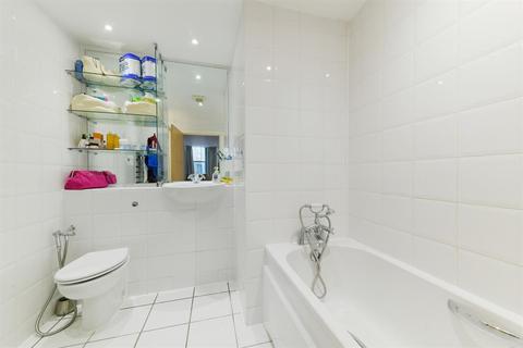 Apartment 17, 2 Point Wharf Lane, Brentford, TW8 0EA