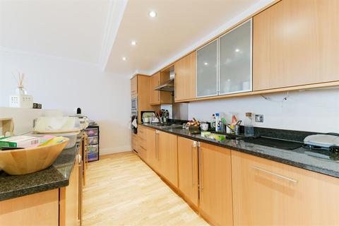 Apartment 17, 2 Point Wharf Lane, Brentford, TW8 0EA