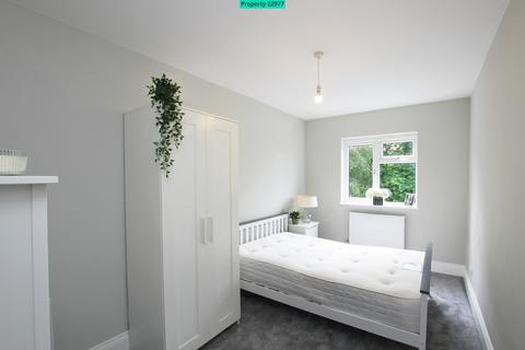 4 bedroom terraced house to rent, Hargwyne Street, London, SW9 9RQ