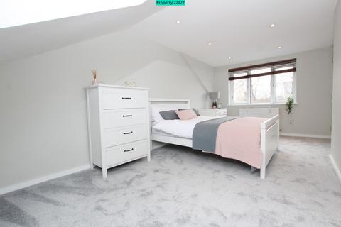 4 bedroom terraced house to rent, Hargwyne Street, London, SW9 9RQ