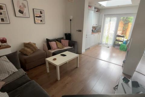 3 Amersham Road, Croydon, CR0 2QJ