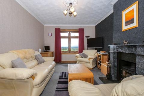 12 Leadenflower Place, Crieff, PH7 3JD