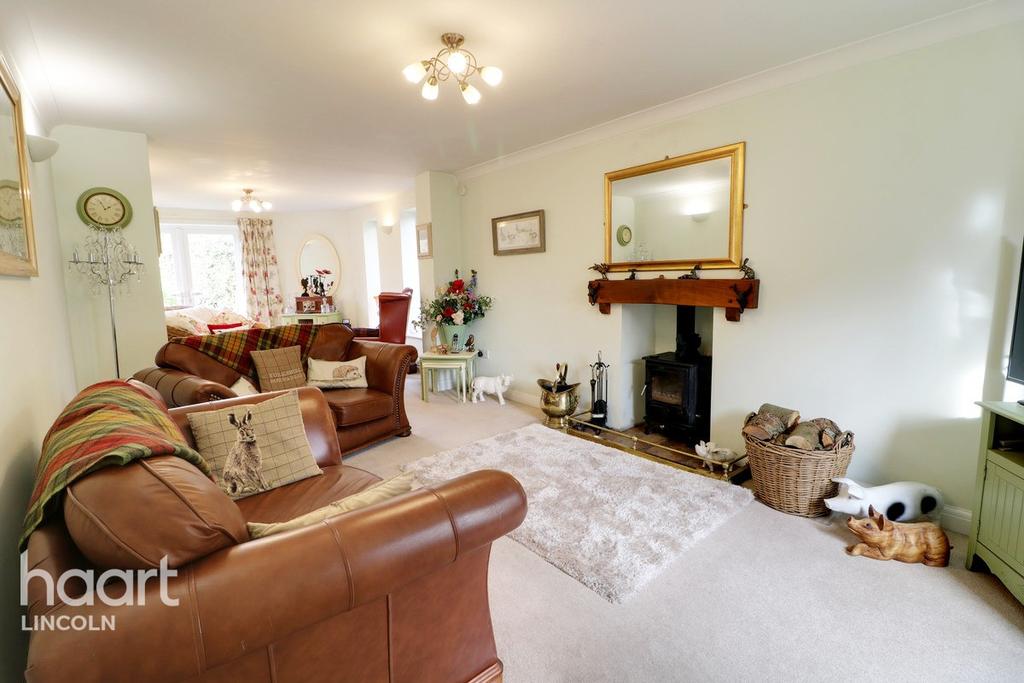 Cleveland Avenue, North Hykeham 4 bed detached house for sale £300,000