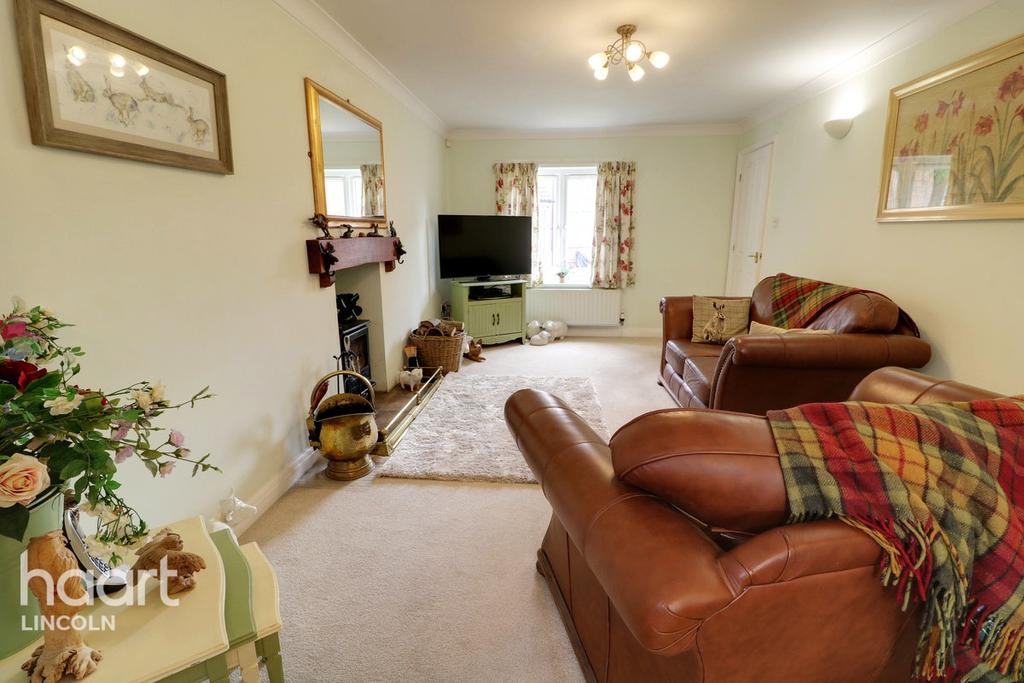 Cleveland Avenue, North Hykeham 4 bed detached house for sale £300,000