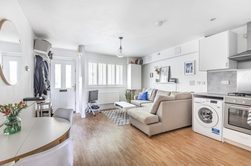 Kelly Avenue Peckham SE15 1 bed £300,000