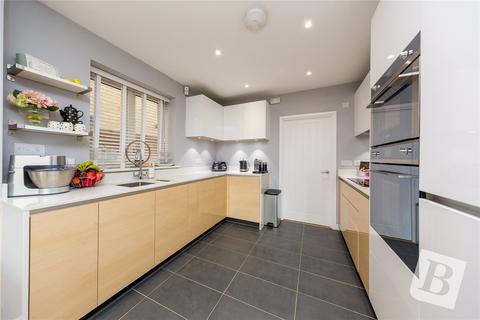 16 Elderberry Close, Romford, RM3 0JY
