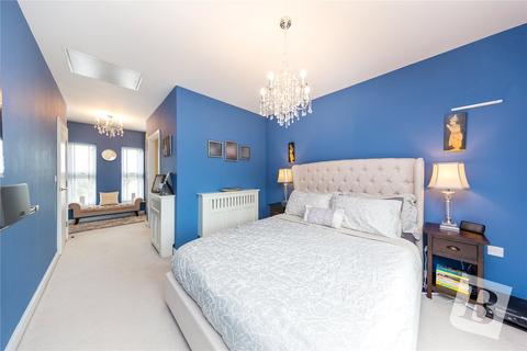 16 Elderberry Close, Romford, RM3 0JY