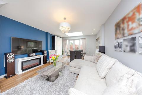 16 Elderberry Close, Romford, RM3 0JY