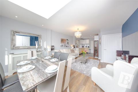 16 Elderberry Close, Romford, RM3 0JY