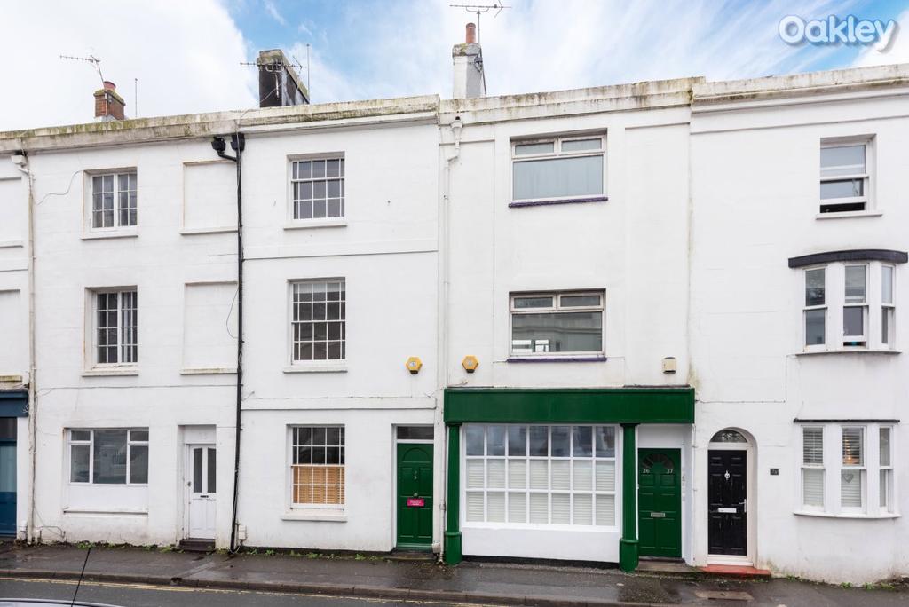 Upper North Street, Brighton 4 bed townhouse £2,500 pcm (£577 pw)