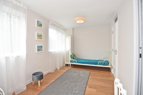 67 Ashburnham Road, Richmond, TW10 7NJ