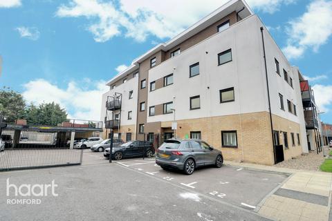 Flat 30, Autumn Court Spring Gardens, Romford, RM7 9BN