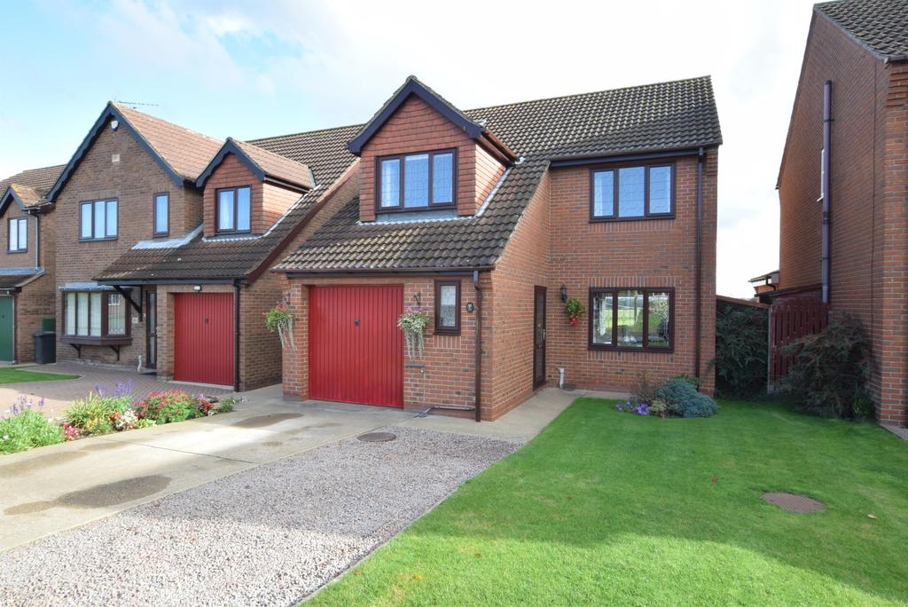 The Meadows, Messingham, Scunthorpe... 5 bed detached house £272,000