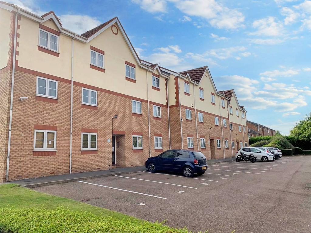 Barwell Court, Barwell Road... 2 bed flat to rent £850 pcm (£196 pw)