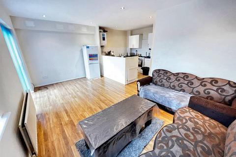 2 bedroom flat to rent, Barwell Court, Barwell Road, Bordesley Village, Birmingham B9