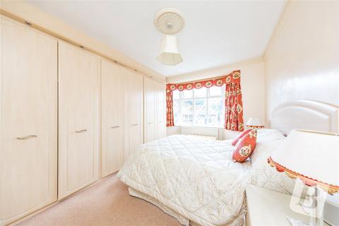 40 Ingrebourne Gardens, Upminster, RM14 1BN