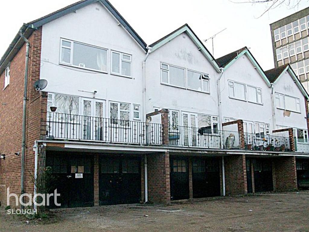 Yew Tree Road, Slough 3 bed apartment for sale £260,000
