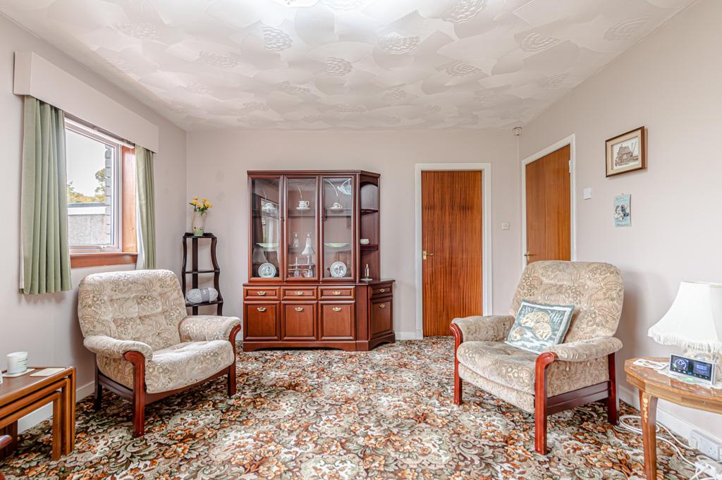 28 Adam Crescent, Stenhousemuir FK5 4DQ 3 bed detached bungalow £194,995