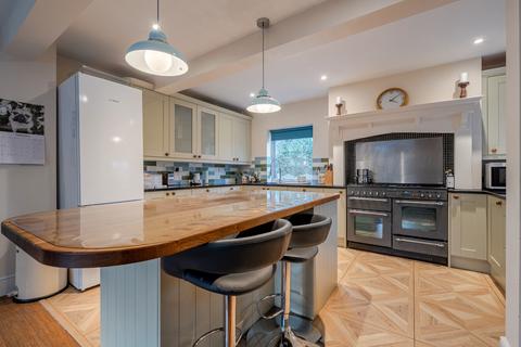 5 bedroom detached house for sale, Wokingham Road, Earley, Reading, Berkshire, RG6