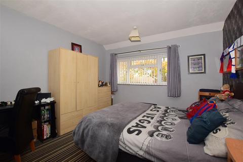 86 Arnhem Drive, New Addington, Croydon, CR0 0EB