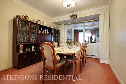 38 Buckingham Close, Enfield, EN1 3JG